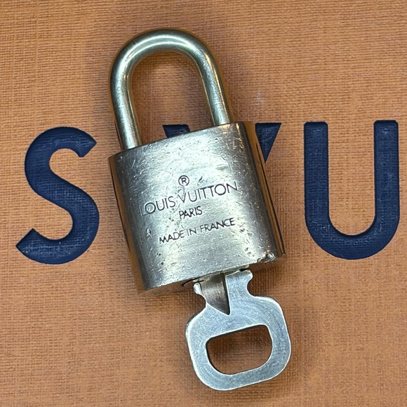 LOUIS VUITTON | Gold Tone Lock and Key #319 - Picture 2 of 3